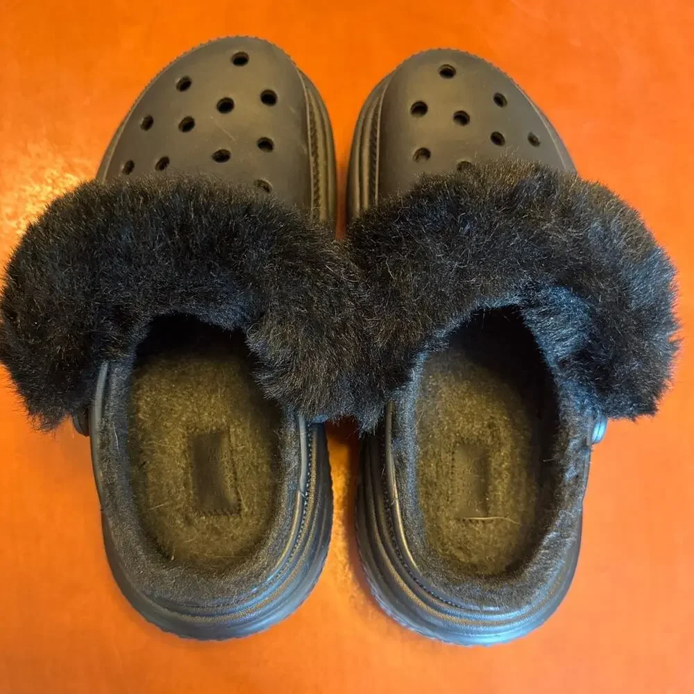 Crocs Faux Fur Lined Platform Clogs All Black Vegan Lug Sole Unisex M5 W7